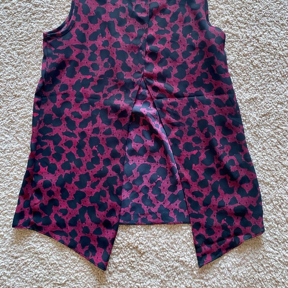 Express Open Back Shirt - Picture 2 of 3